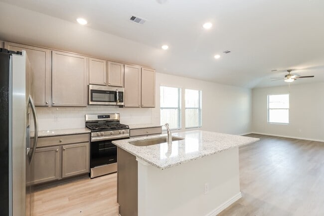 Building Photo - 24726 Linaria Dr