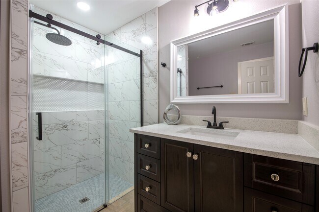 Building Photo - 1011 Twinbrooke Dr