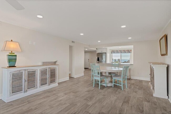 Building Photo - 9397 Midnight Pass Rd