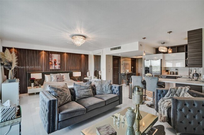 Building Photo - 5401 Collins Ave