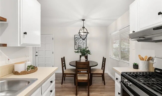 Building Photo - charming 1-bedroom, 1-bathroom