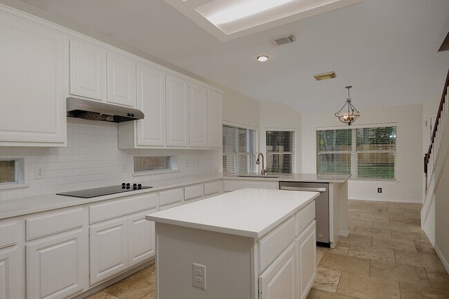 Building Photo - 14 Filigree Pines Pl