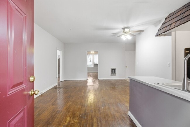 Building Photo - 924 Kirkwood Ave