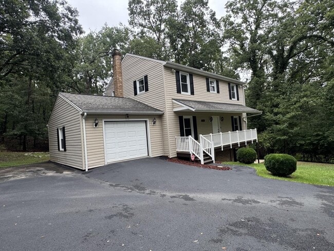 Building Photo - 250 Bobcat Ln