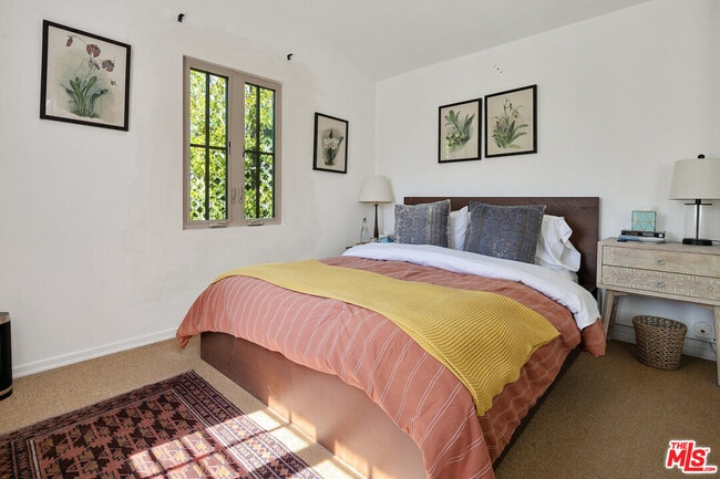 Building Photo - 913 Fernwood Pacific Dr