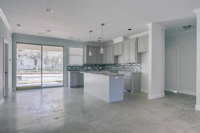 Building Photo - 2704 Gordon Ave