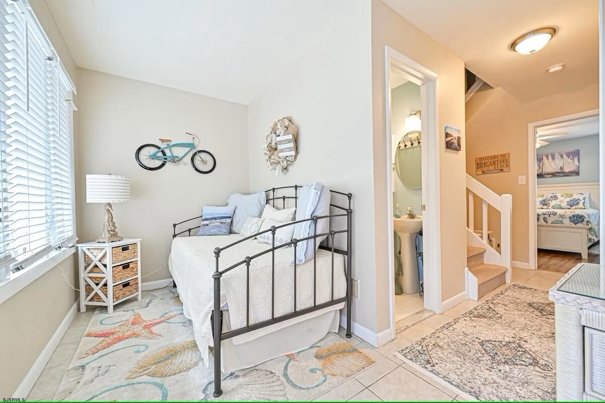 Building Photo - 518 W Brigantine Ave