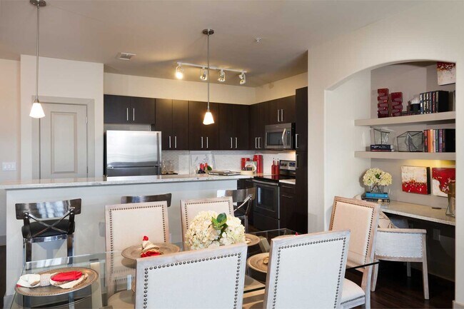 Building Photo - Modern Luxury in Montrose 1/1