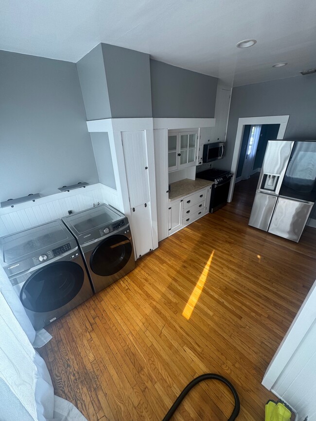 Building Photo - 192 E Villa St