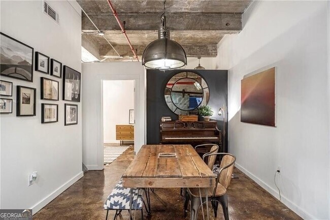 Building Photo - 650 Glen Iris Dr NE