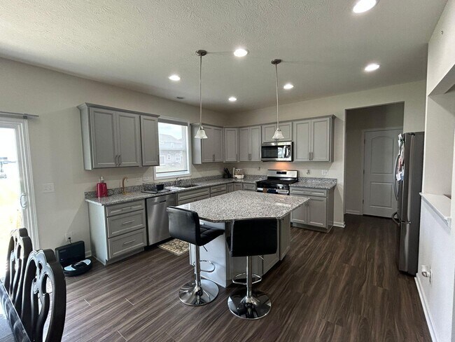 Building Photo - 241 Sunstone Ln