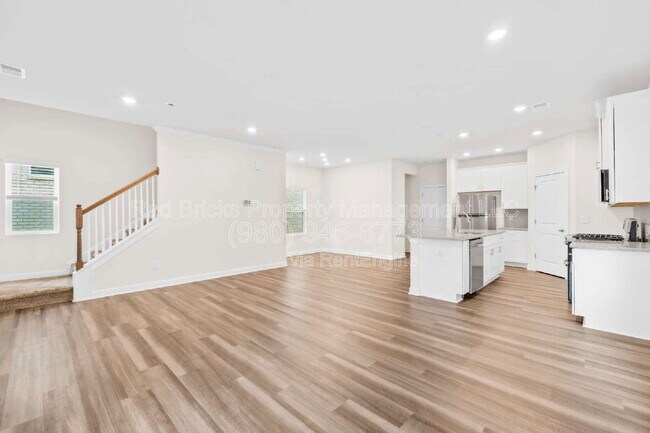 Building Photo - 1225 Colgher St