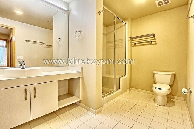 Building Photo - REDUCED RENT... #207- 1 Bed 1 Bath Condo in the Pearl District