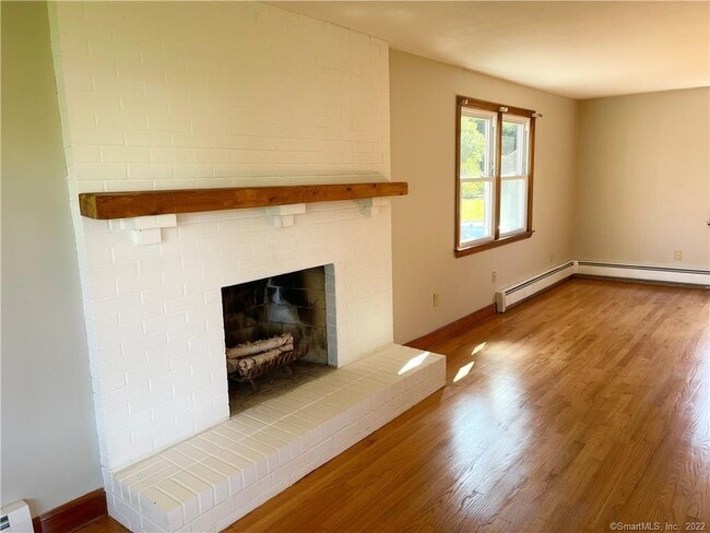 Building Photo - 341 Center Rd