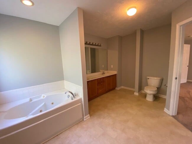 Building Photo - Charming 4 Bed 2 Bath Raeford Home