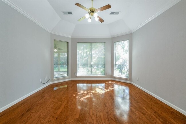 Building Photo - 18035 Somerset Knolls Ct