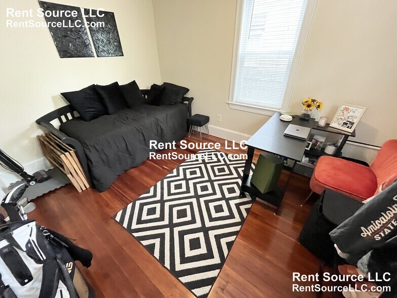 Building Photo - 15 Sargent Ave