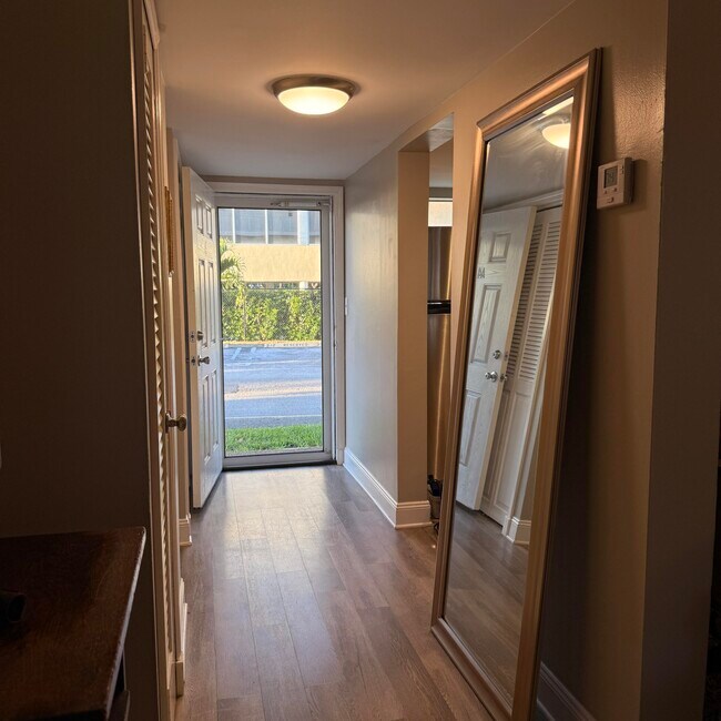 Building Photo - 4500 N Flagler Dr