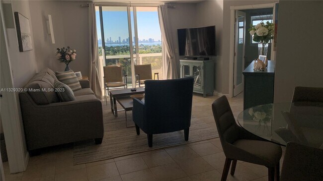 Building Photo - 5880 Collins Ave