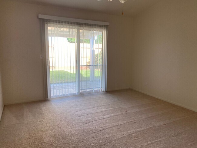 Building Photo - Beautiful Santa Nella Rental