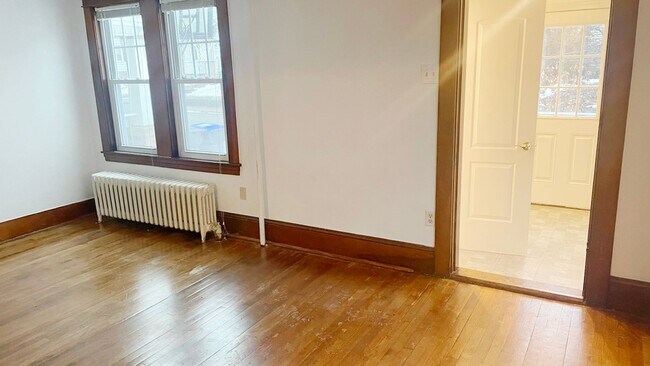 Building Photo - 73-75 Wallingford Ave