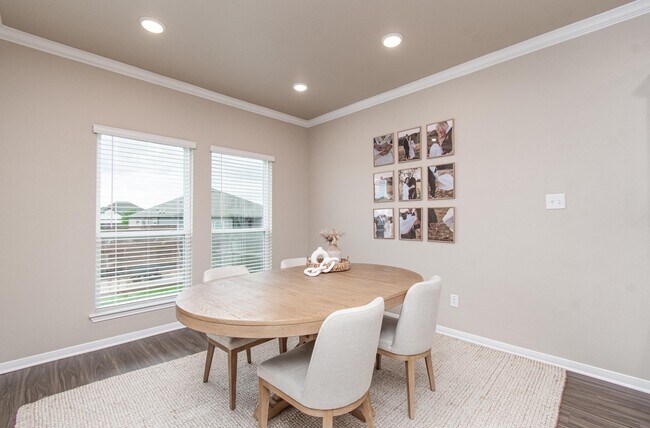 Building Photo - 10207 Six Shooter Ln