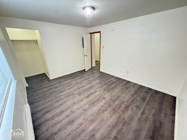 Building Photo - 630 N 5th Ave