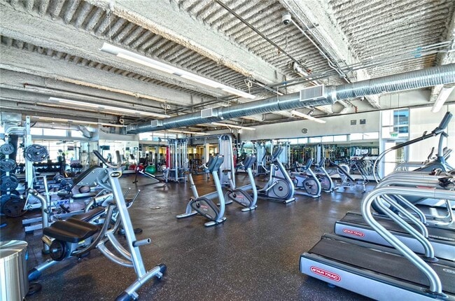 Building Photo - 150 E Robinson St