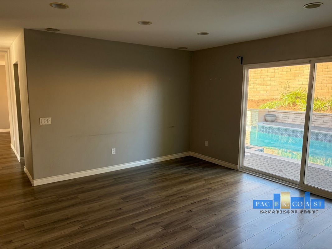 Building Photo - 346 Hilltop Ln