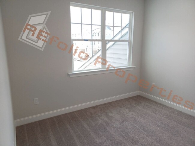 Building Photo - Gorgeous 3 Bedroom, 2.5 Bath,  1-Car Garag...