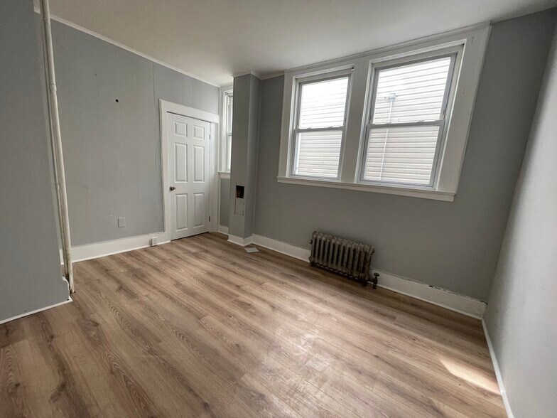 Building Photo - 57 Rose Ter