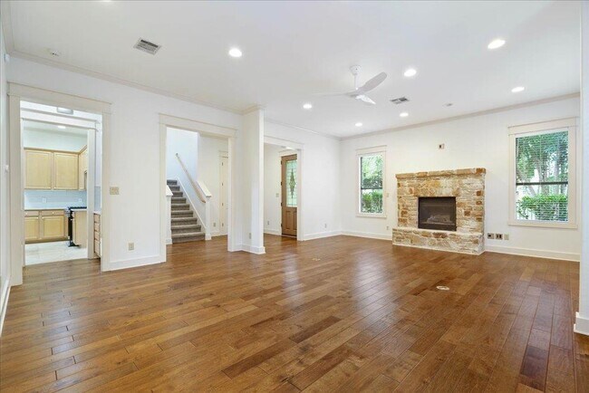 Building Photo - 5603 William Holland Ave