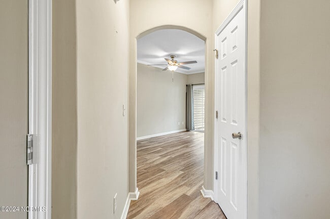Building Photo - 310 Cedar Island Trail