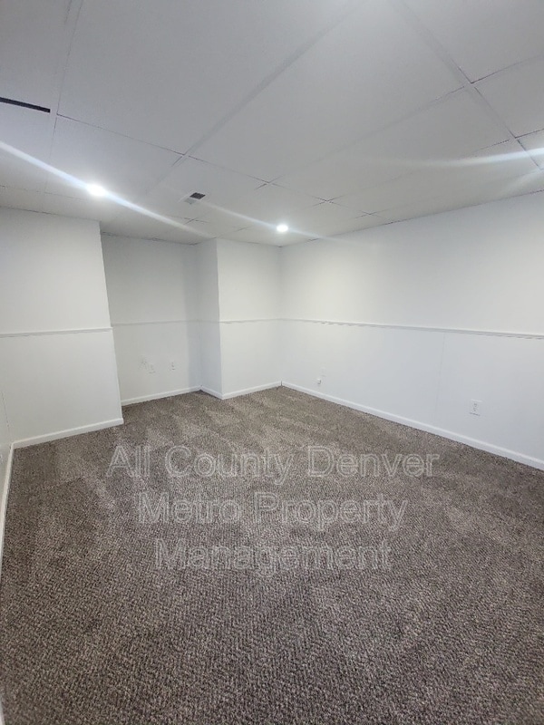 Building Photo - 12151 Bellaire Pl