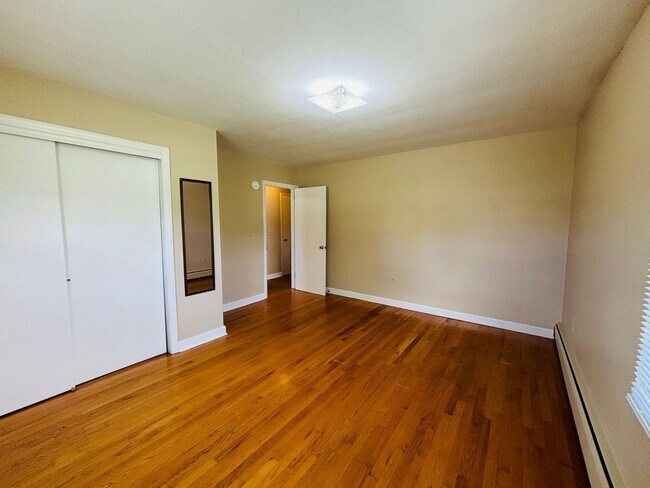 Building Photo - 316 Reynolds Ave