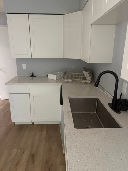 Building Photo - 8901 Tronewood Dr