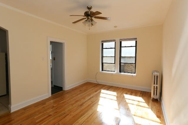 Building Photo - 4856 N Damen Ave