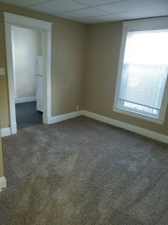 Building Photo - 111 N West St