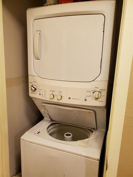 Laundry closet - 1690 Upper Iron Horse Loop Rd