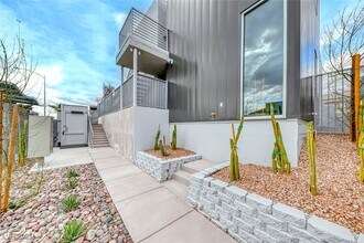 Building Photo - 304 S Maryland Pkwy