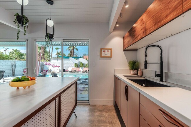 Building Photo - Retro Chic Oasis Saltwater Pool, Spa & Mnt...