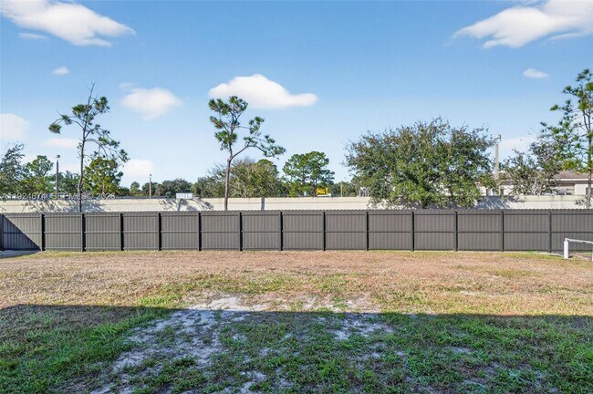 Building Photo - 710 Bedford Point Ave