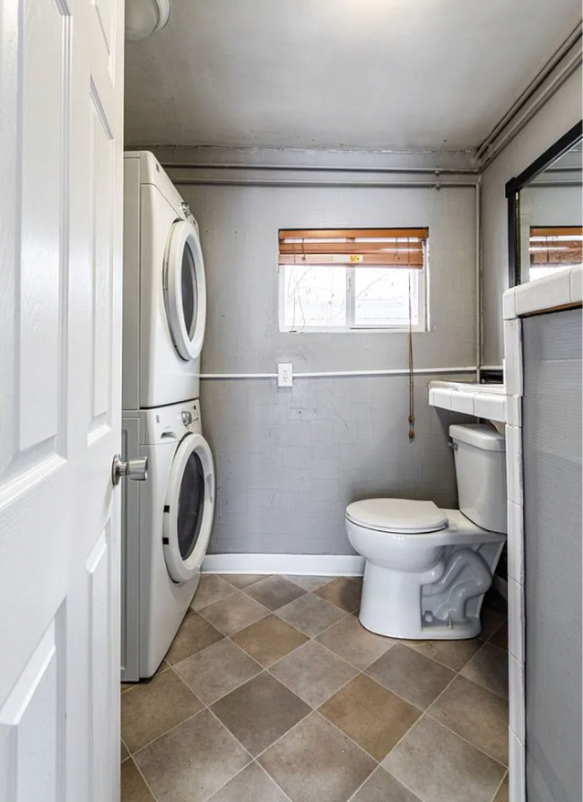 Building Photo - A Charming One-Bedroom with a Yard You’ll Love