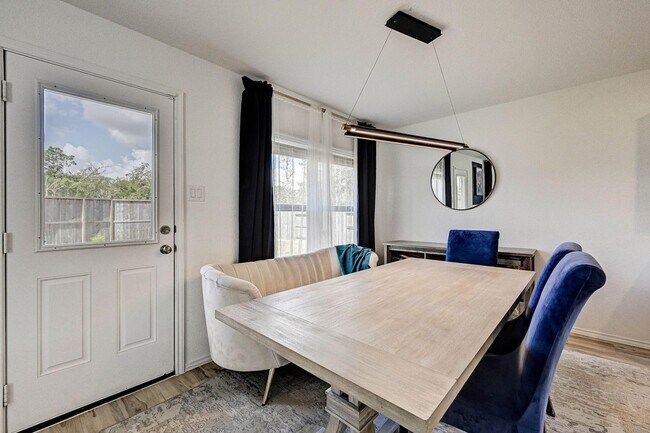 Building Photo - 1702 Campos Ct