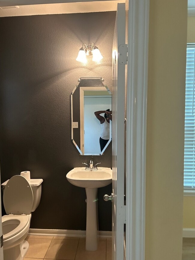 Building Photo - 8127 Montague Manor Ln