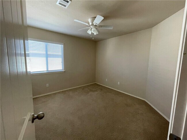 Building Photo - 1809 Enchanted Rock Dr