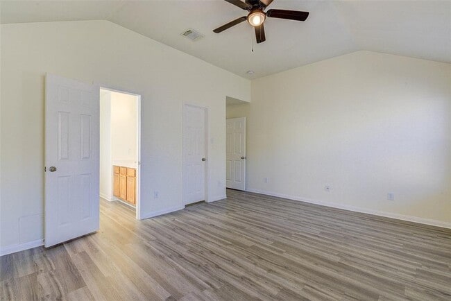 Building Photo - 25211 Clover Ranch Dr