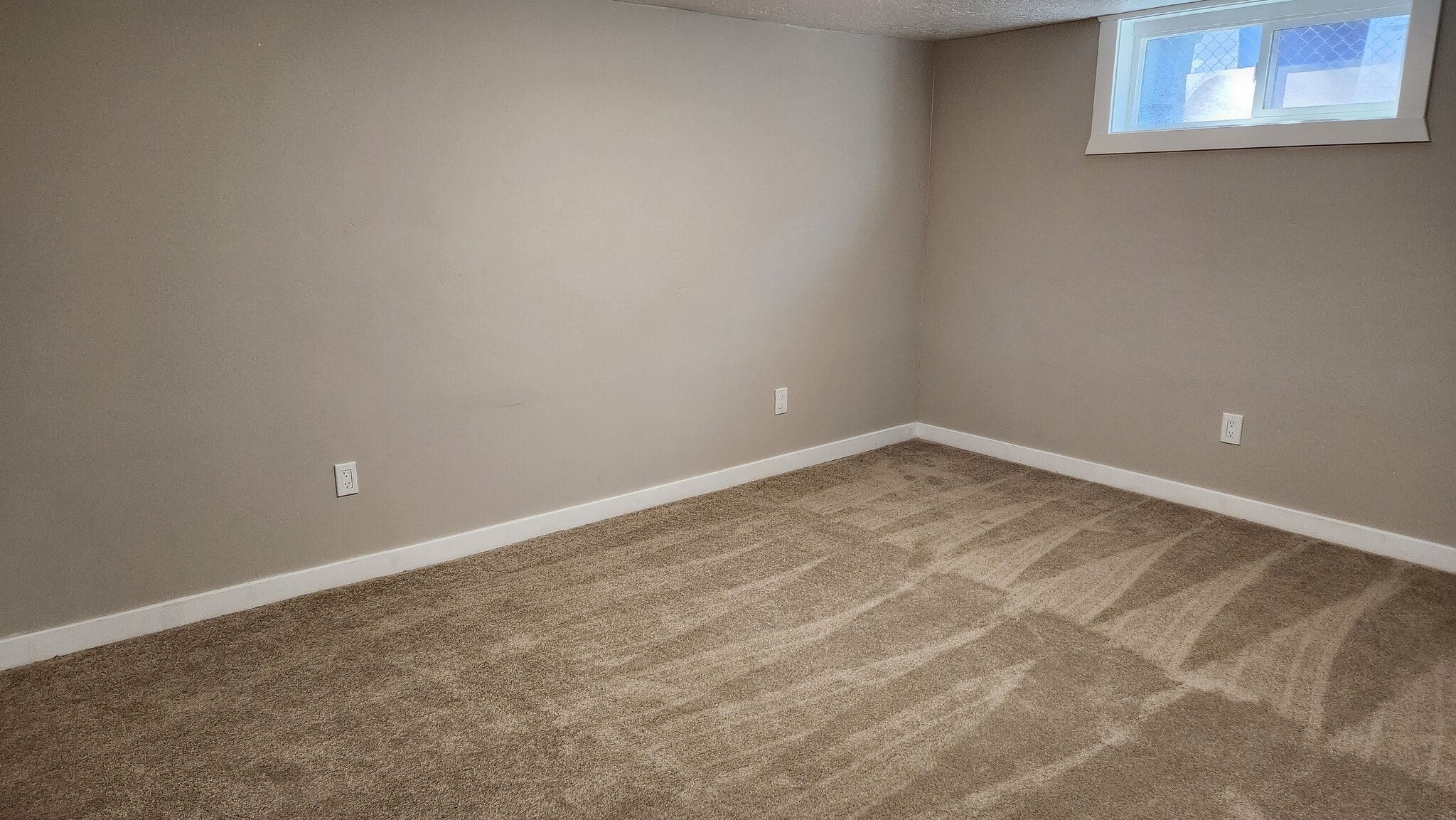 Building Photo - 920 W 600 N