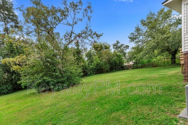 Building Photo - 1823 Pisgah Rd