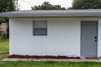 Building Photo - 5500 SW 32nd St